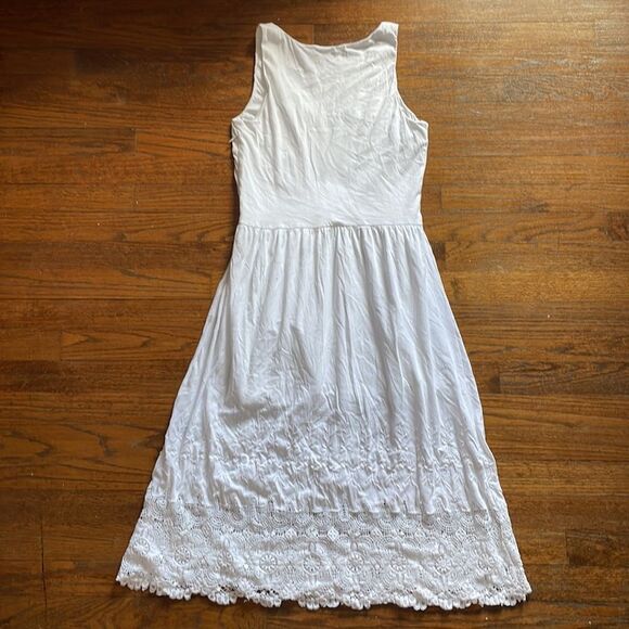Ralph Lauren White Embroidered V-Neck Midi Dress - Picture 6 of 7